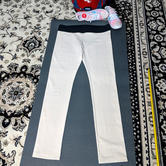 💰SOLD!!!💰BCBGMaxAzria Cream Mason Leggings - Picture 2 of 10